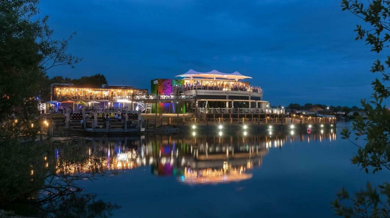 The Salsa Attractive Accomodation At Tattershall Lakes Eksteriør bilde